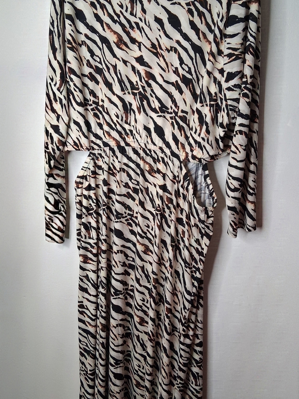 Torrid Watercolor Zebra Cutout Maxi Dress Size 3 3X - Picture 5 of 8